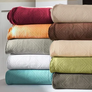 Celtic Circles Scalloped Bedspread Set With Pillow Shams