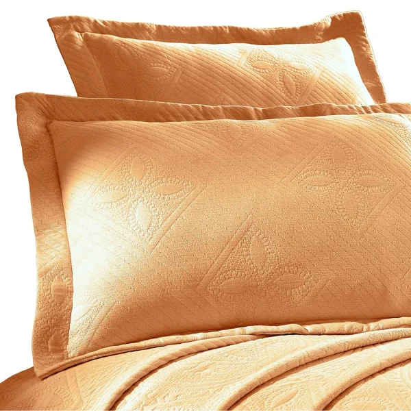Salmon Celtic Circles Scalloped Bedspread Set With Pillow Shams