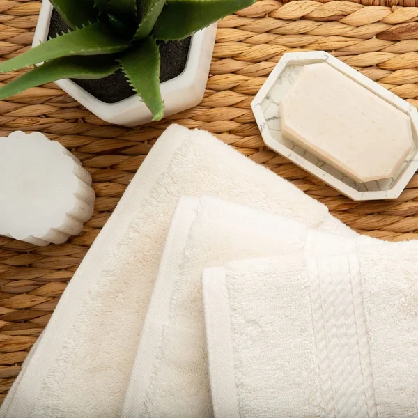 900 Gsm Egyptian Cotton Towel Set Of 3 Soft Plush Towels Cream
